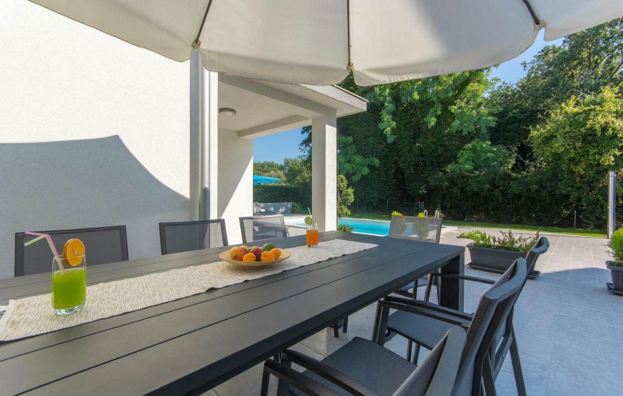Holiday home Ana 1863